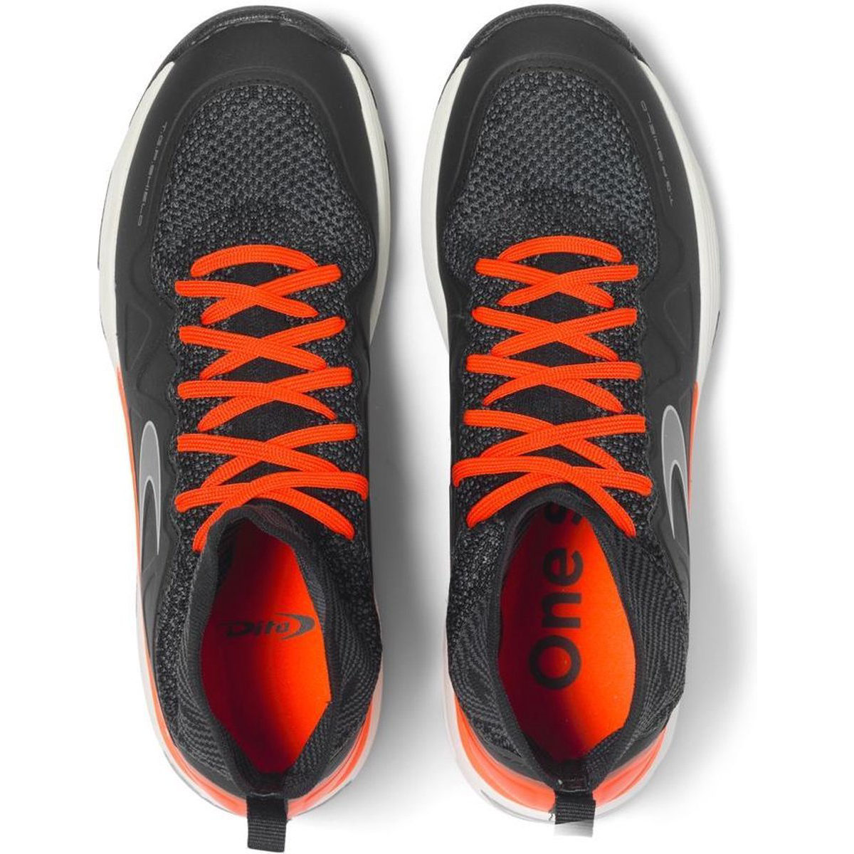 Dita LGHT 750 High Knitted Footglove hockeyschoen